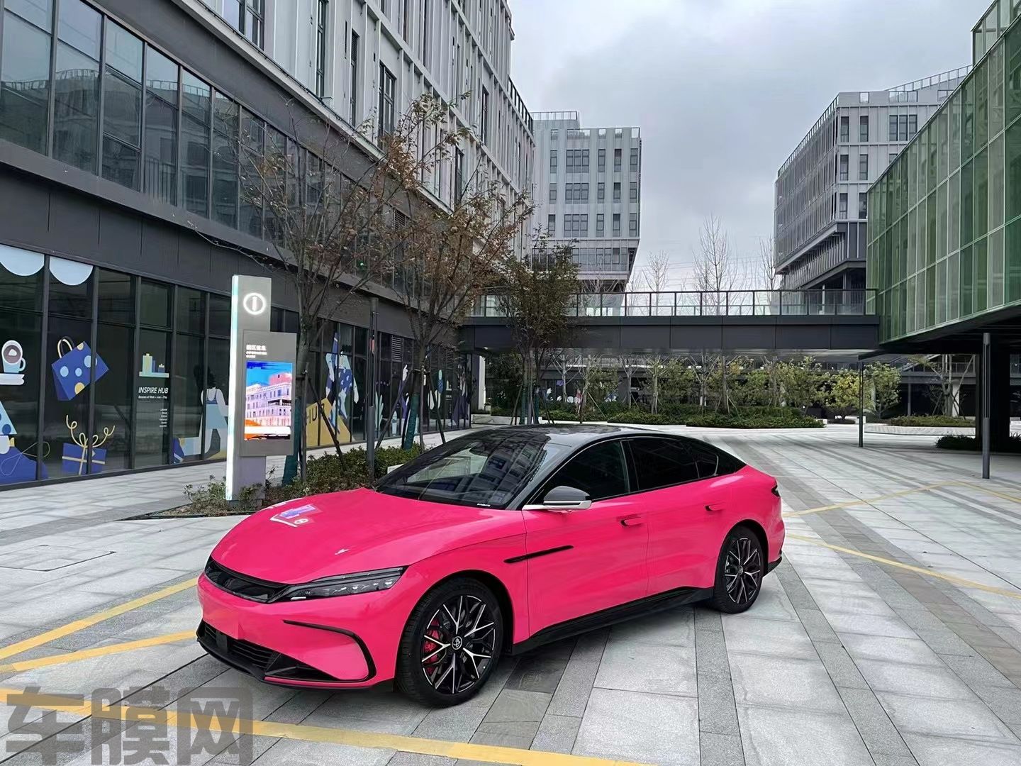 比亚迪汉 甜菜根紫改色膜 效果图