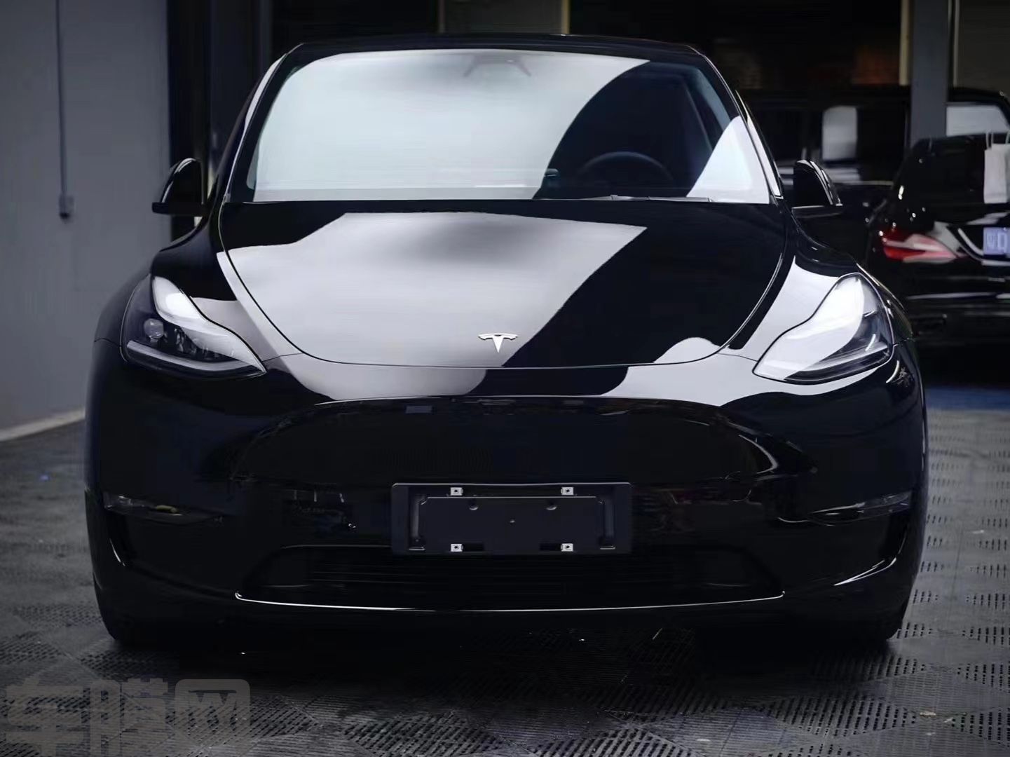 特斯拉Model Y PET亮黑改色膜 效果图