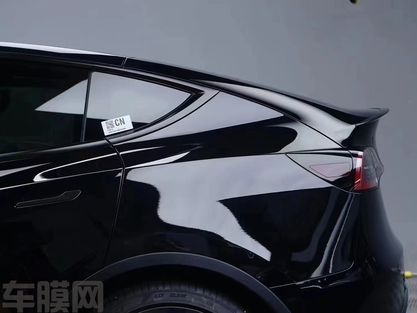 特斯拉Model Y PET亮黑改色膜 效果图