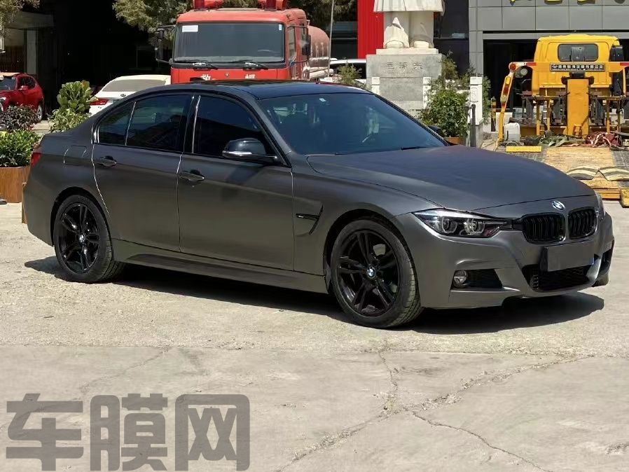 宝马3系 超哑AMG山灰改色膜 效果图