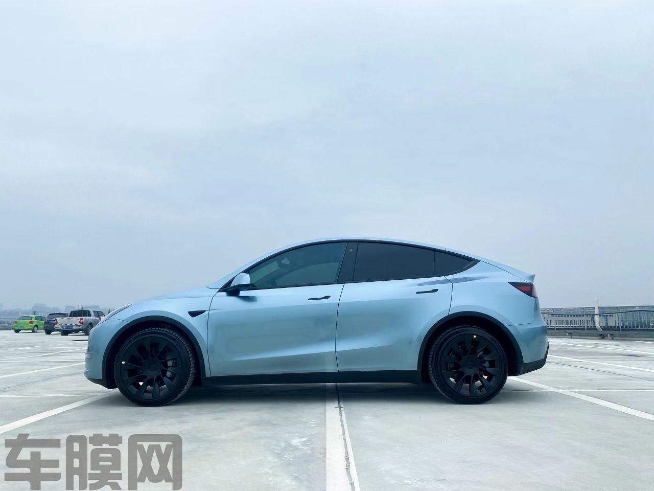 特斯拉Model Y 液态金属索玛托蓝改色膜 效果图