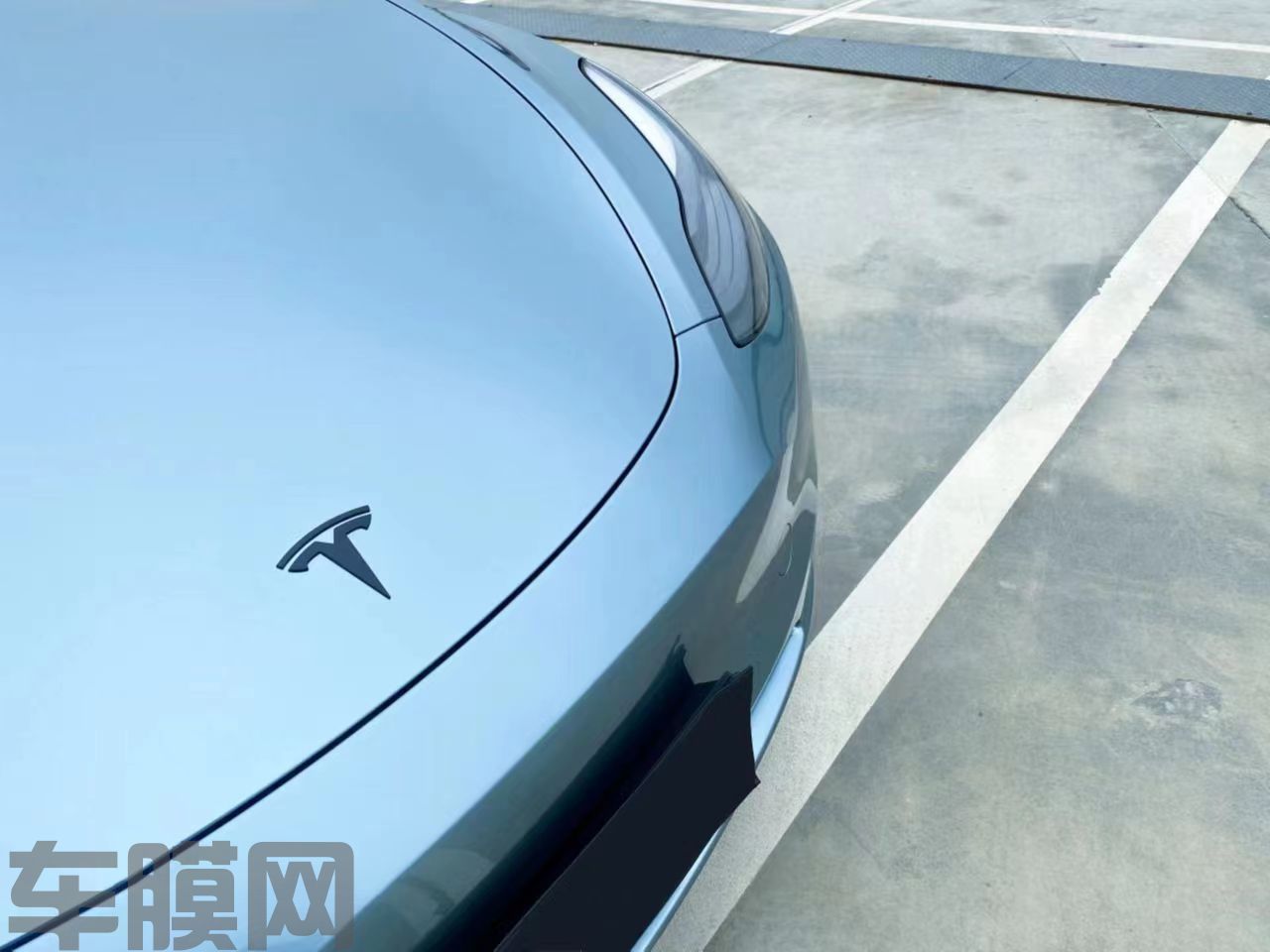 特斯拉Model Y 液态金属索玛托蓝改色膜 效果图