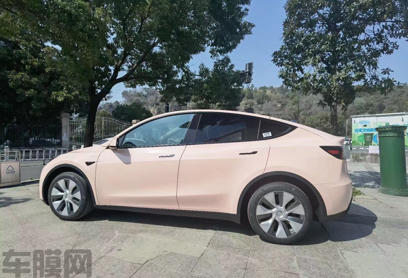 特斯拉Model Y 贝壳粉改色膜 效果图