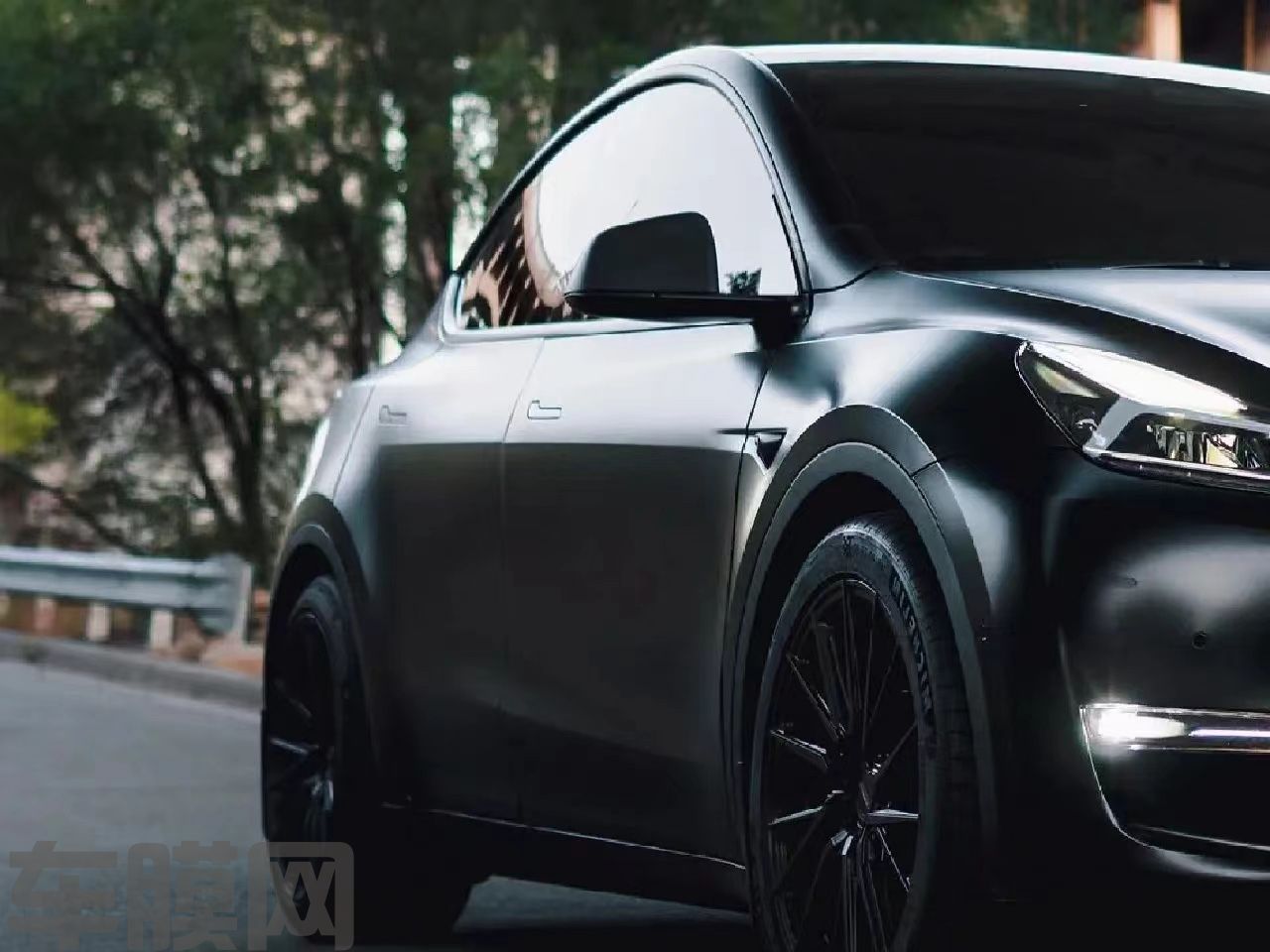 特斯拉Model Y 黑武士改色膜 效果图