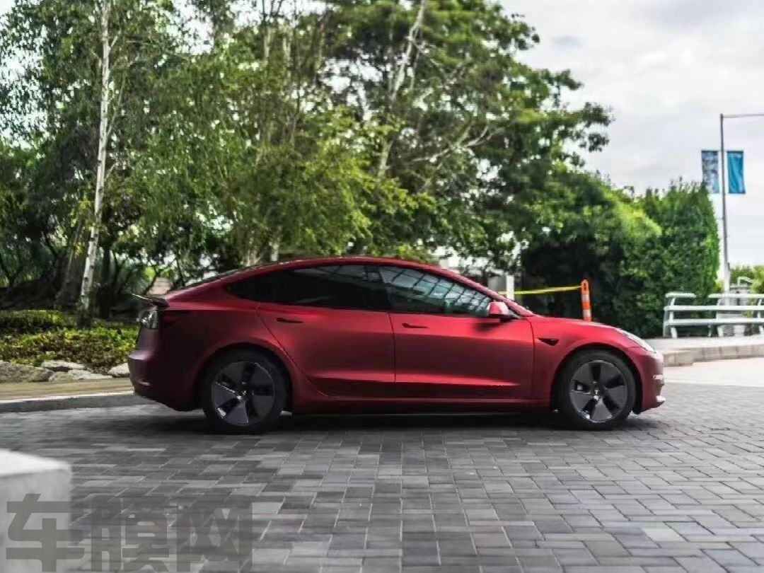 特斯拉Model Y 罗曼尼红改色膜 效果图