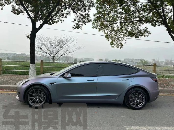 特斯拉Model 3 卡普里灰紫改色膜 效果图