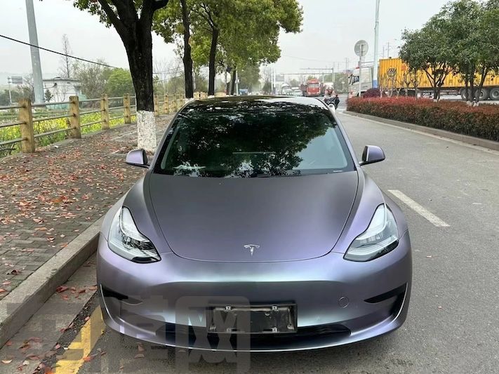 特斯拉Model 3 卡普里灰紫改色膜 效果图