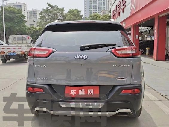 Jeep自由光 PET纳多灰深改色膜 效果图