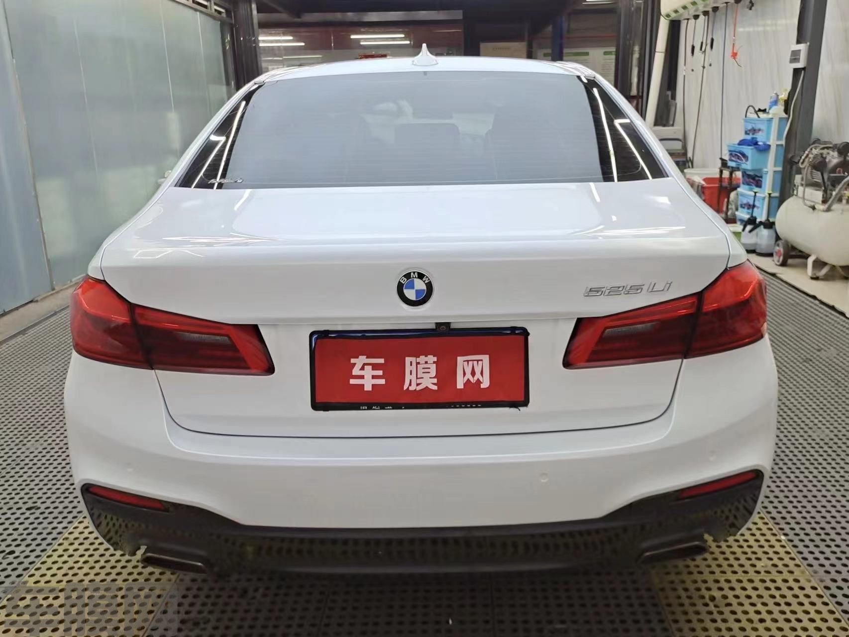 宝马525LI PET月牙白改色膜 效果图