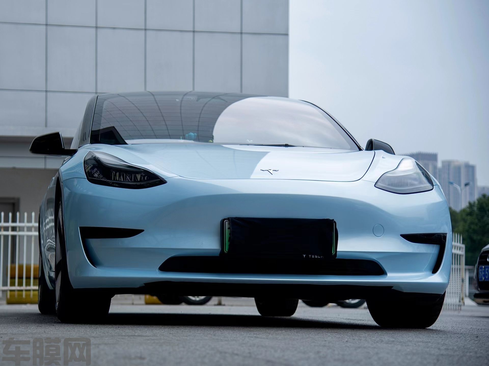 特斯拉Model 3 冰川蓝改色膜效果图