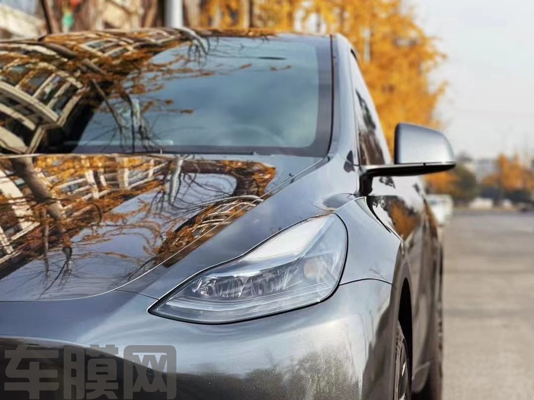 特斯拉Model Y 煤炭灰改色膜 效果图