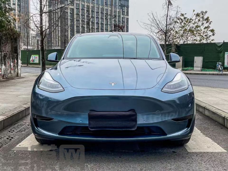 特斯拉Model Y 拜伦湾蓝改色膜 效果图