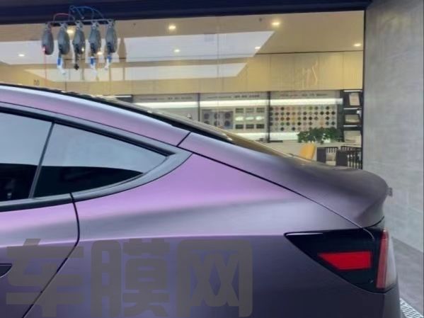 特斯拉Model 3 超哑黑幻紫改色膜 效果图