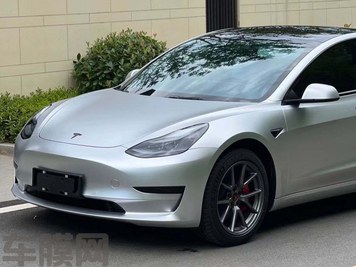 特斯拉Model 3 电光金属银改色膜 效果图