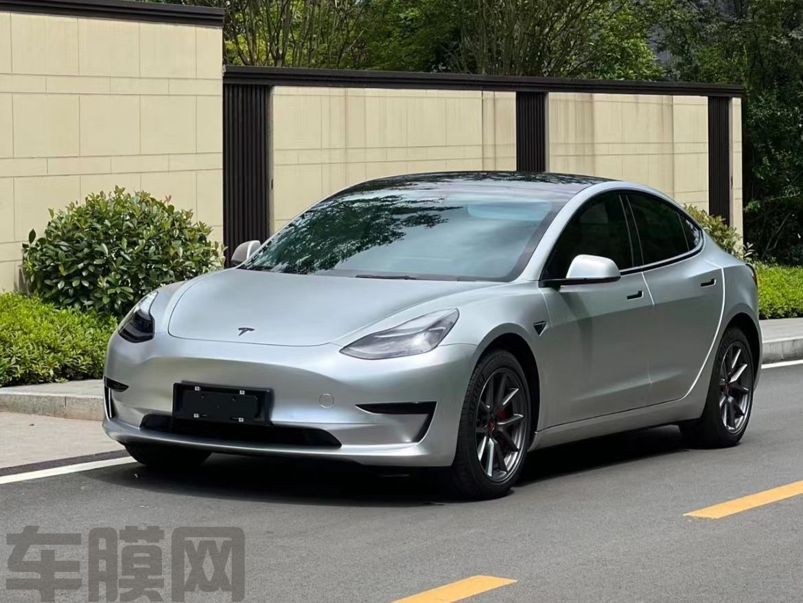 特斯拉Model 3 电光金属银改色膜 效果图