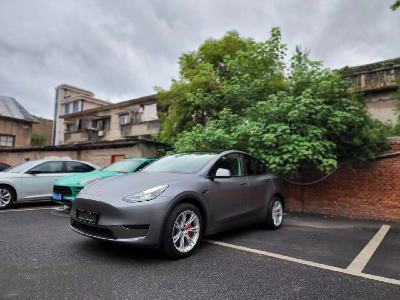 特斯拉Model Y AMG山灰改色膜 效果图