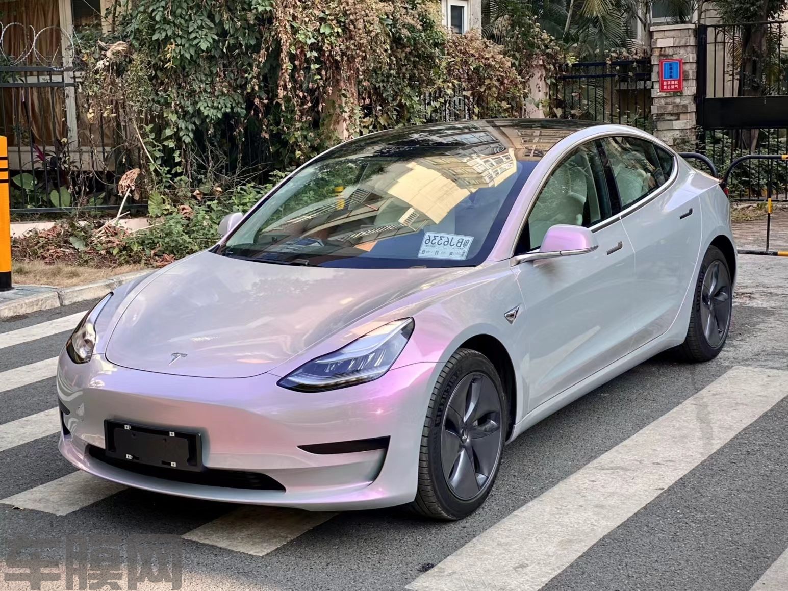 特斯拉Model 3 梦幻火山灰改色膜 效果图
