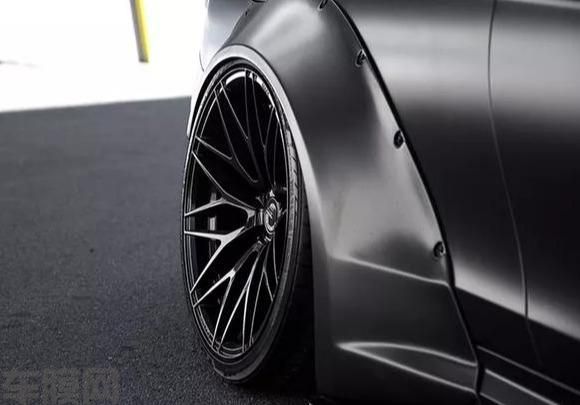奔驰C63 AMG（W204）宽体改装案例