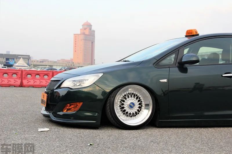 4-20112H15010224.jpg