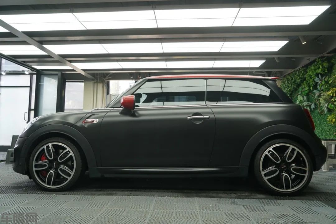汽车改装｜MINI JCW装贴漆面保护膜案例(图12)